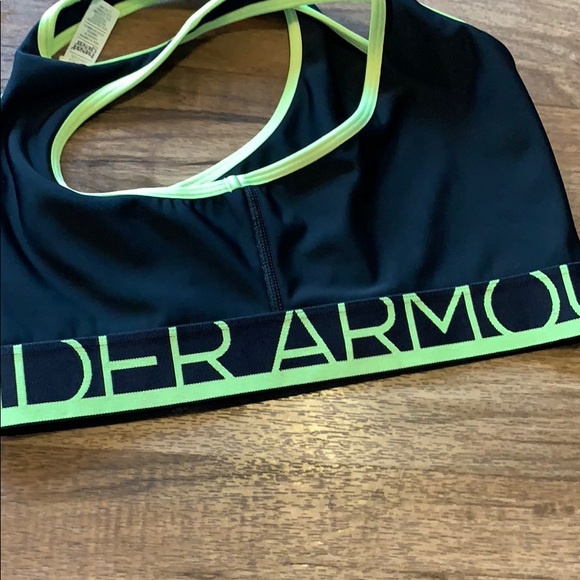 Under Armour sports bra - Picture 2 of 7